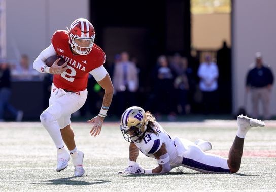 Image for story: Can Washington Huskies overcome tough road and make a bowl game this season?