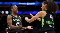 Image for story: Diggins-Smith, Loyd combine for 40 points as Storm top Wings