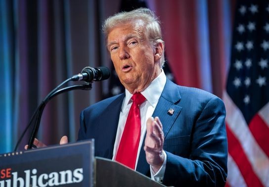 Image for story: Trump tests waters on foreign policy before taking office