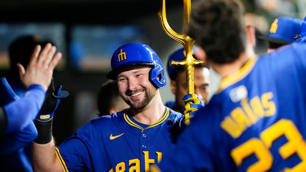 Image for story: Cal Raleigh, Dylan Moore provide beacon of hope for Mariners fans