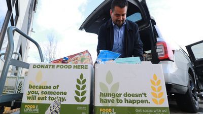 Image for story: Help kids in need this summer: Donate to the KOMO News summer food drive 