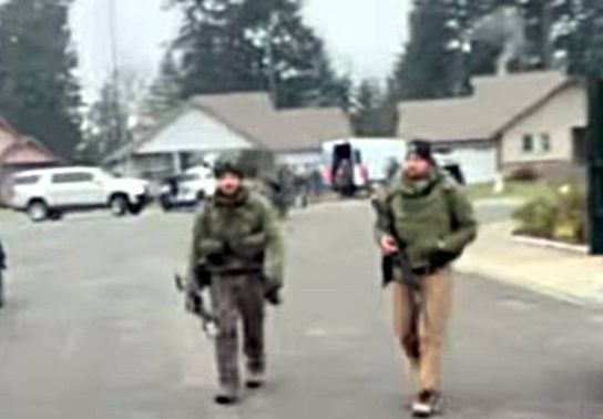 Image for story: 金刚专业极速弹珠比赛猜测 suspect, driver barricaded in Graham home arrested after SWAT response  