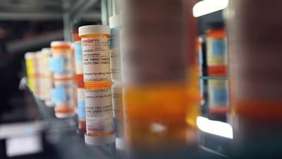 Image for story: U.S. prescription drug prices nearly triple to those in other nations, study finds