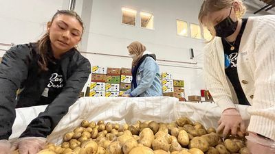 Image for story: KOMO 4, Food Lifeline raise over $40,000 in fight against hunger across Washington
