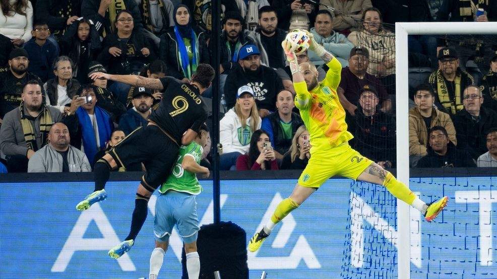 Image for story: Morris, Frei lead Sounders to Western Conference final with 2-1 OT victory over LAFC