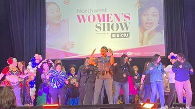 Image for story: Scenes from a jam-packed Saturday at the Northwest Women's Show