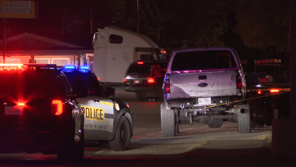 Image for story: Suspect stabbed after breaking into ex-girlfriend's home with sledgehammer, police say